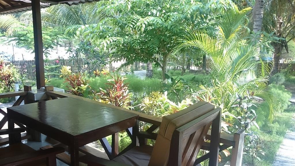 Fantastic Cottages Gili Meno Extérieur photo