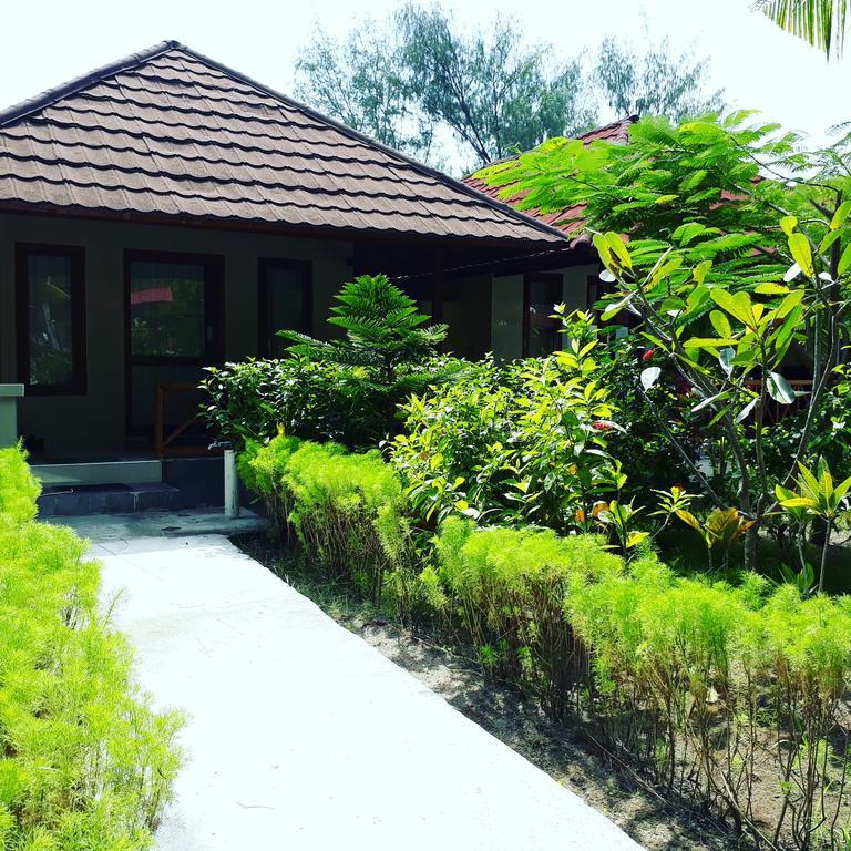 Fantastic Cottages Gili Meno Extérieur photo