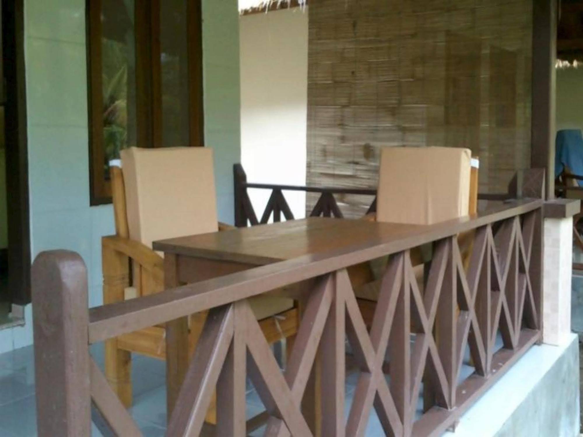 Fantastic Cottages Gili Meno Extérieur photo
