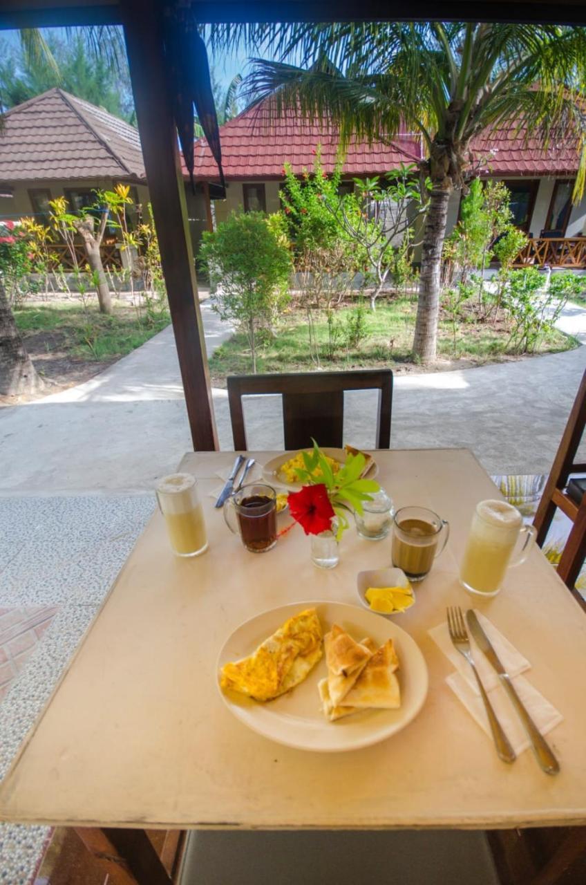 Fantastic Cottages Gili Meno Extérieur photo