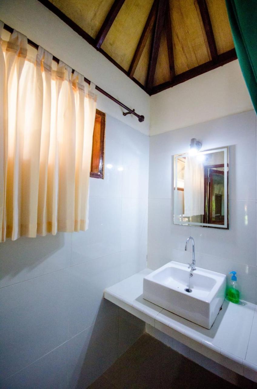 Fantastic Cottages Gili Meno Extérieur photo