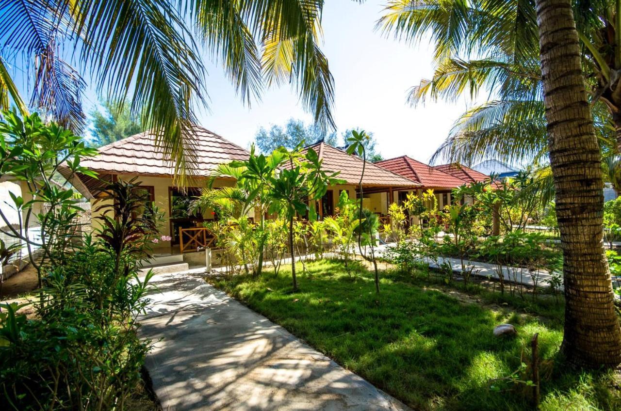Fantastic Cottages Gili Meno Extérieur photo